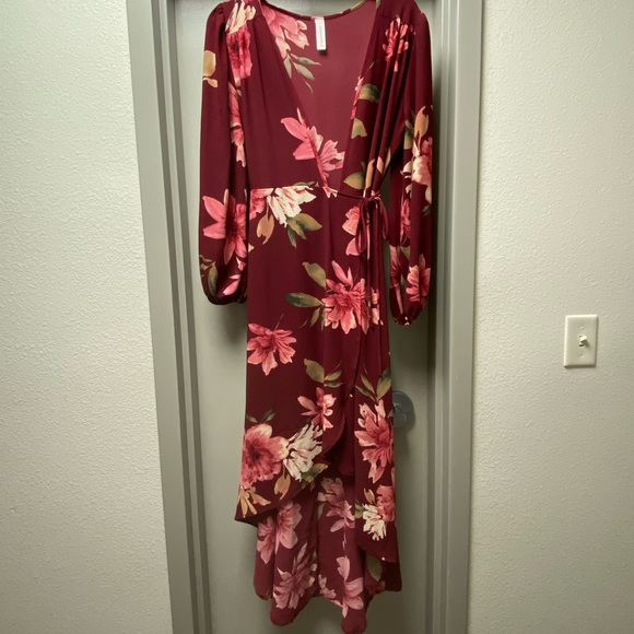 Burgundy High-low dress - Picture 1 of 5